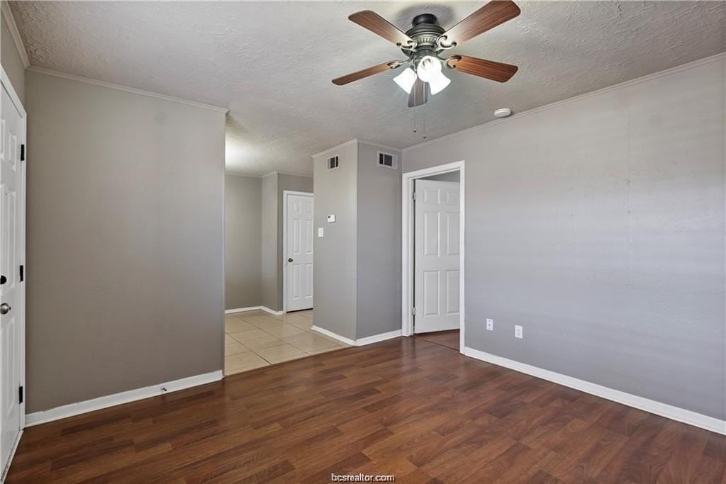 3906 Aspen St Apt E #E - Photo 4 of 13