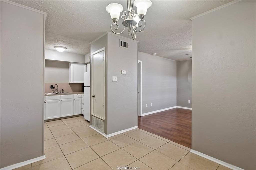 3906 Aspen St Apt E #E - Photo 7 of 13