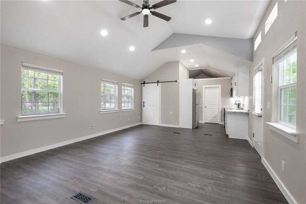 341 Little Berry Rd - Photo 4 of 17