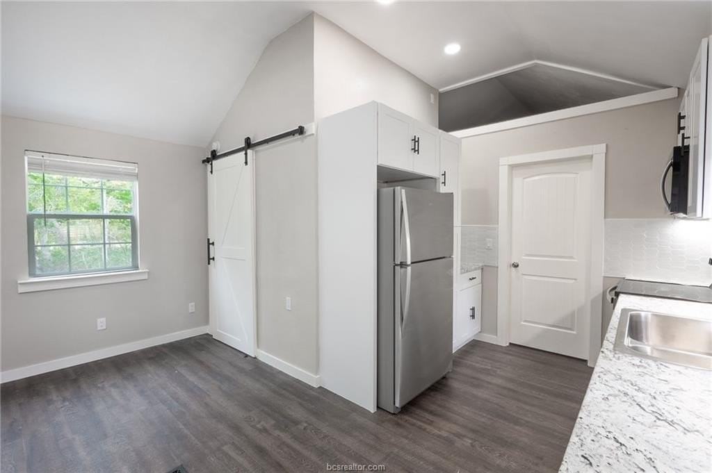 341 Little Berry Rd - Photo 7 of 17