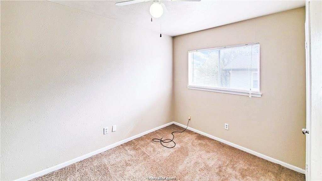 1908 Barak Ln Apt 15 #15 - Photo 4 of 10