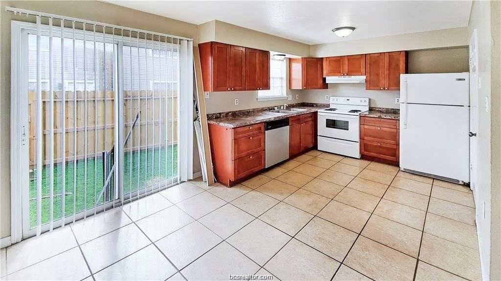 1908 Barak Ln Apt 15 #15 - Photo 6 of 10