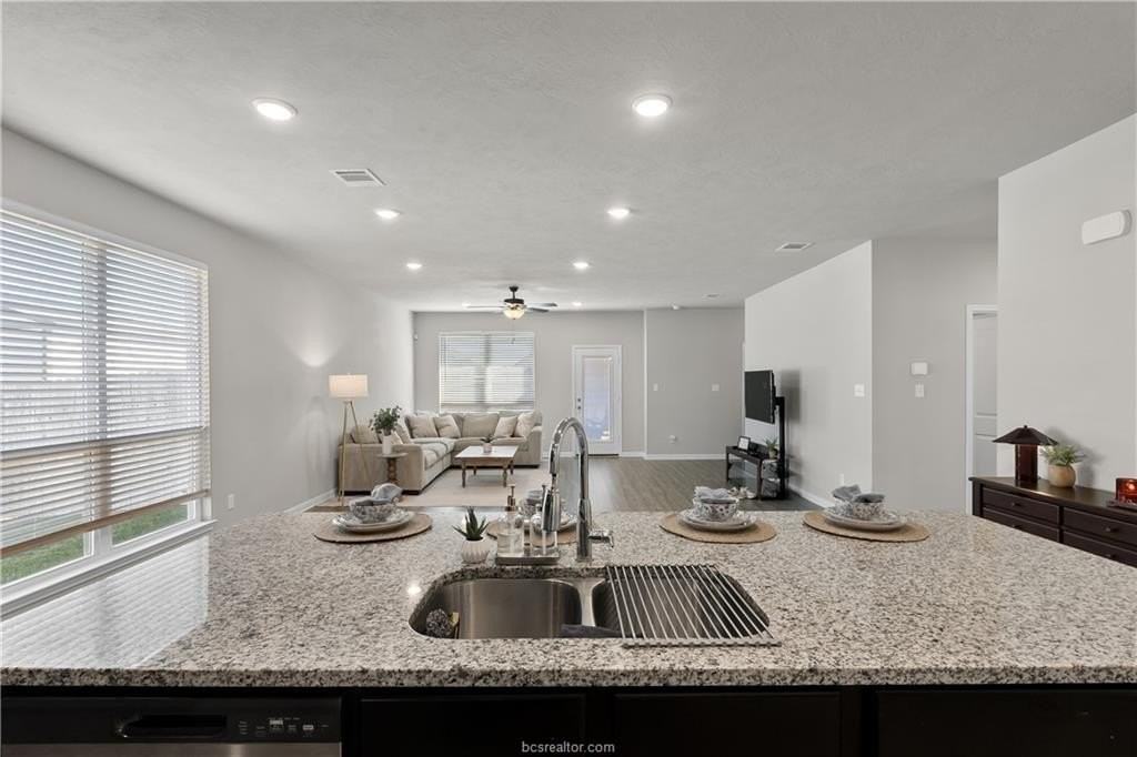 1925 Viva Rd - Photo 7 of 25