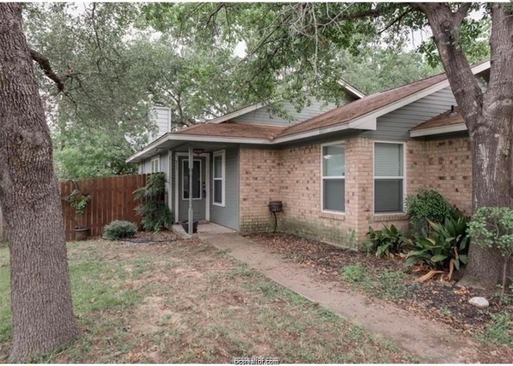 3405 Dallis Dr - Photo 2 of 22