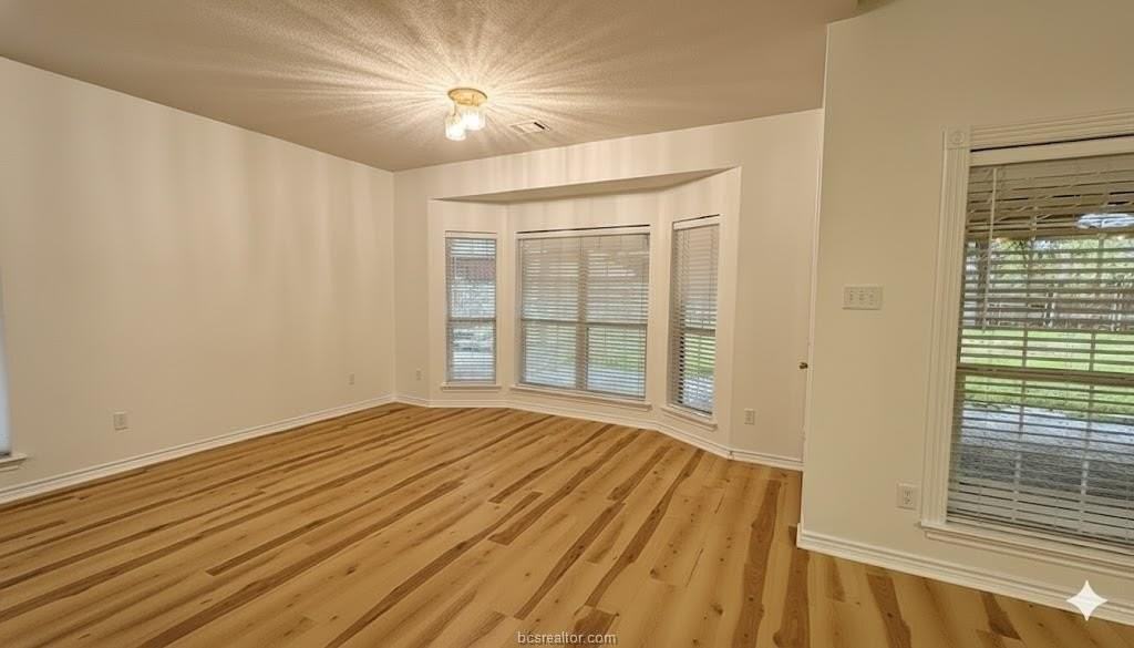 1502 Bluefield Ct - Photo 5 of 26