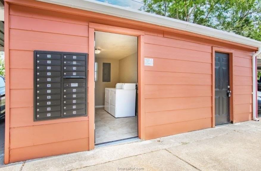 3800 E 29th St #5 - Photo 4 of 35