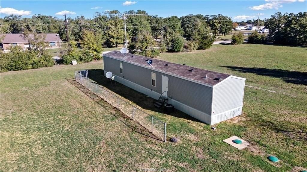 3933 N Graham Rd - Photo 3 of 19