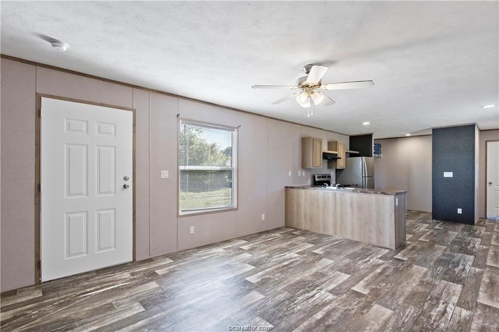 3933 N Graham Rd - Photo 7 of 19