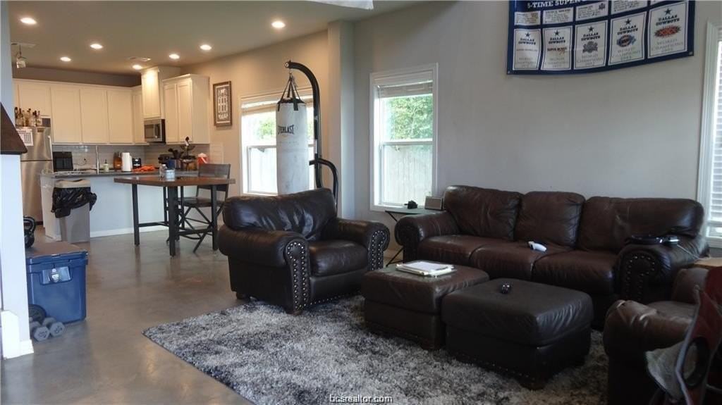 3104 Green St - Photo 2 of 12