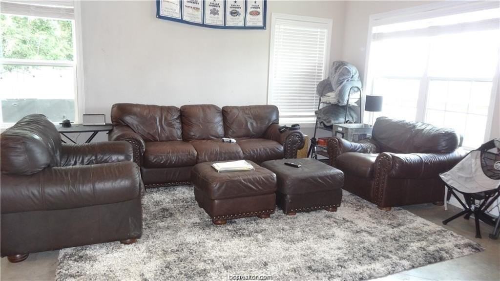 3104 Green St - Photo 3 of 12