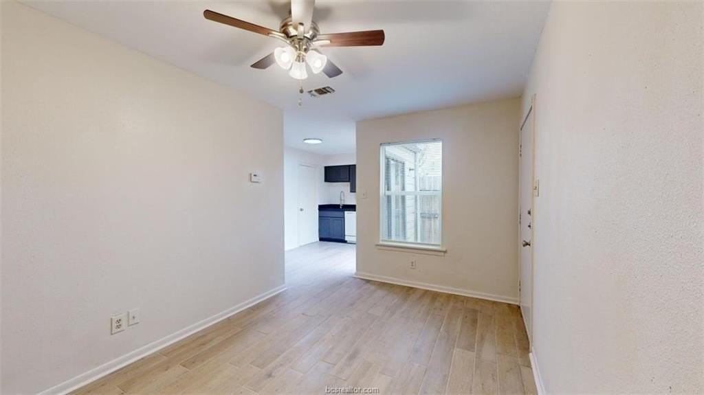 725 Peppertree Dr Apt 25 #25 - Photo 3 of 18