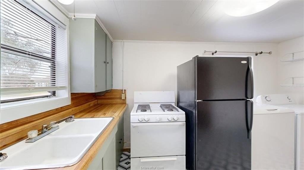 303 Montclair Ave - Photo 4 of 15