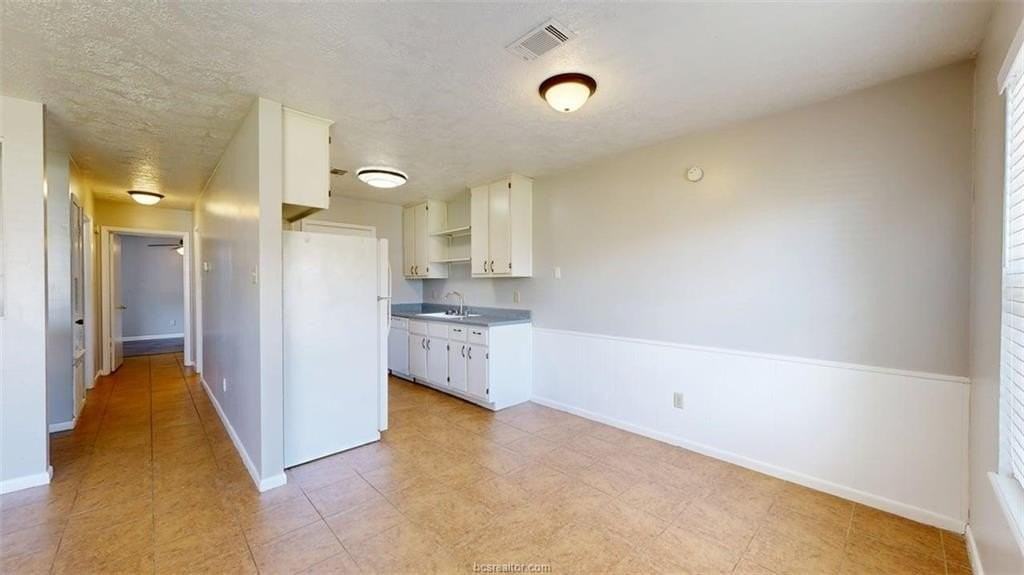 704 Vassar Ct #A - Photo 5 of 24