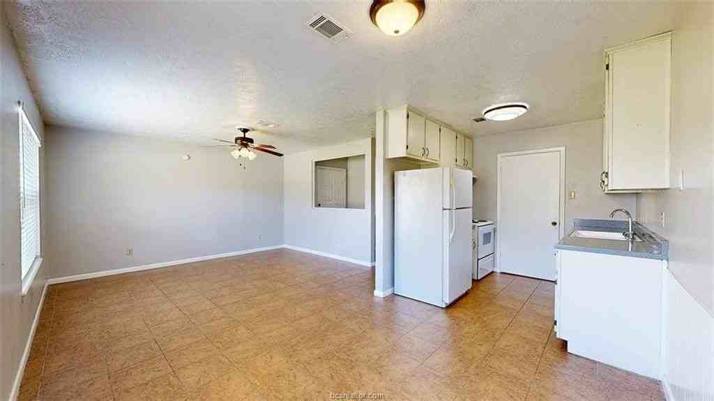 704 Vassar Ct #A - Photo 6 of 24
