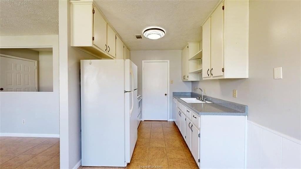 704 Vassar Ct #A - Photo 7 of 24