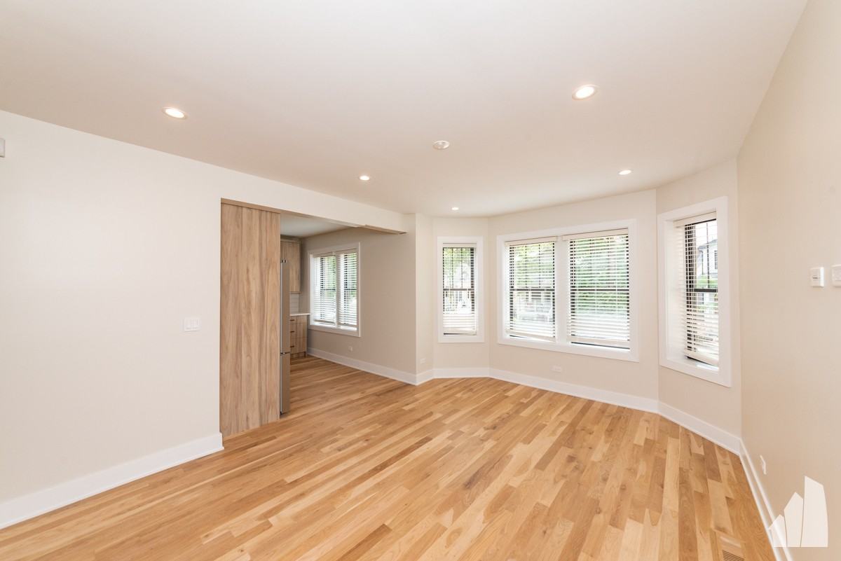 4855 N Seeley Ave #4855-1 - Photo 5 of 19