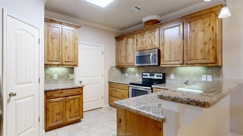 3805 Silverthorne Ln #C - Photo 5 of 32