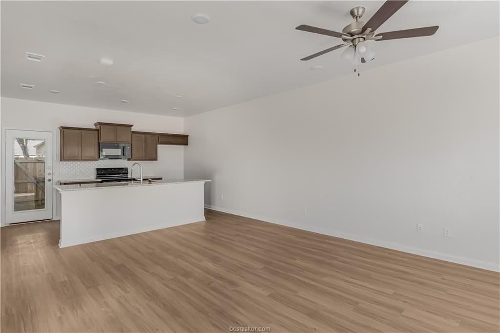 601 W 24th St Apt 112 #112 - Photo 6 of 17