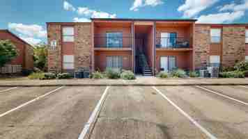 featured image of 904 University Oaks Blvd Apt 26 #26