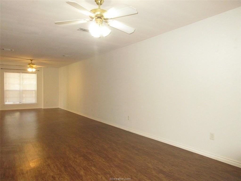 916 Willow Pond St - Photo 5 of 17