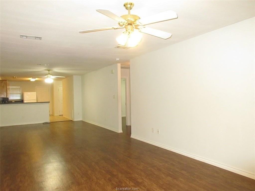 916 Willow Pond St - Photo 7 of 17