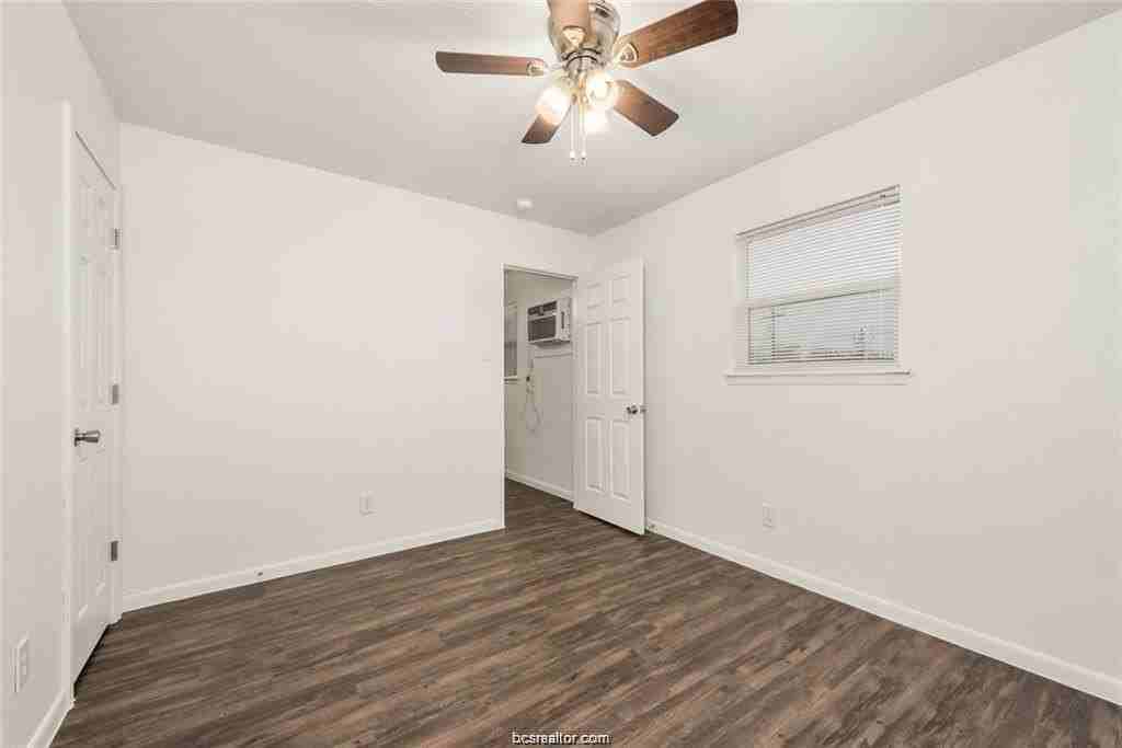 4305 College Main St Apt 10 #10 - Photo 6 of 9