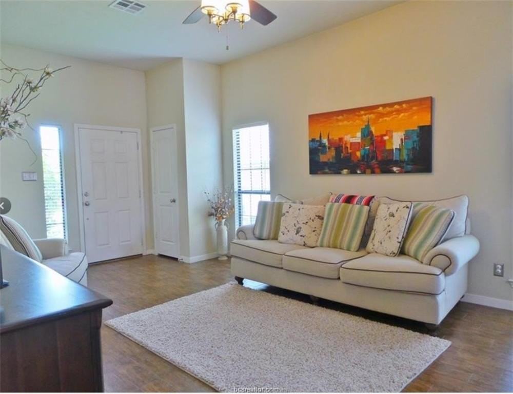 2711 Silver Oak Dr - Photo 3 of 19