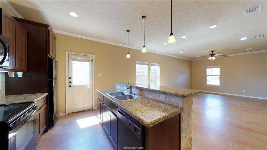 3412 Cullen Trl - Photo 6 of 37