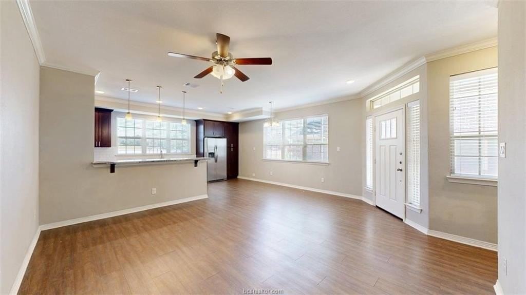 2011 Harvey Mitchell Pkwy S - Photo 3 of 33