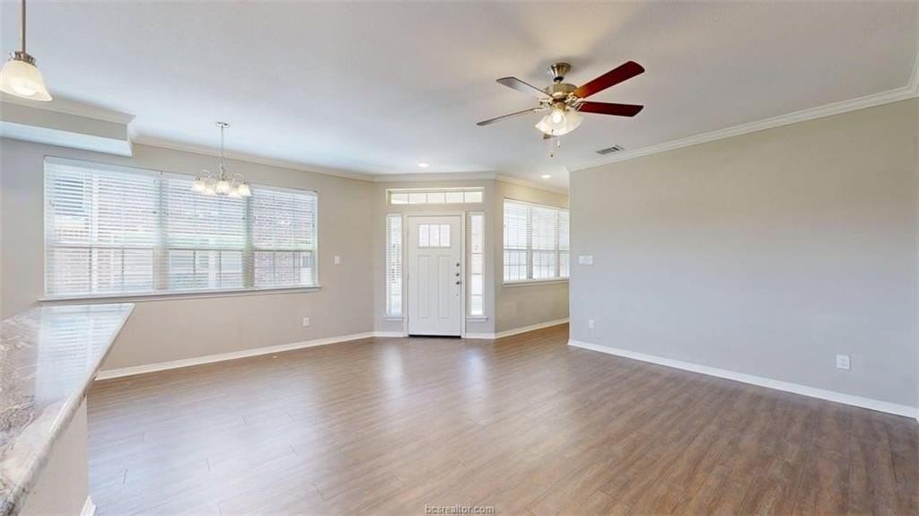 2011 Harvey Mitchell Pkwy S - Photo 4 of 33