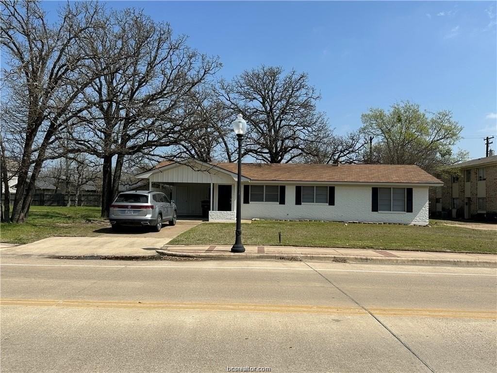 4005 College Main St - Photo 2 of 18