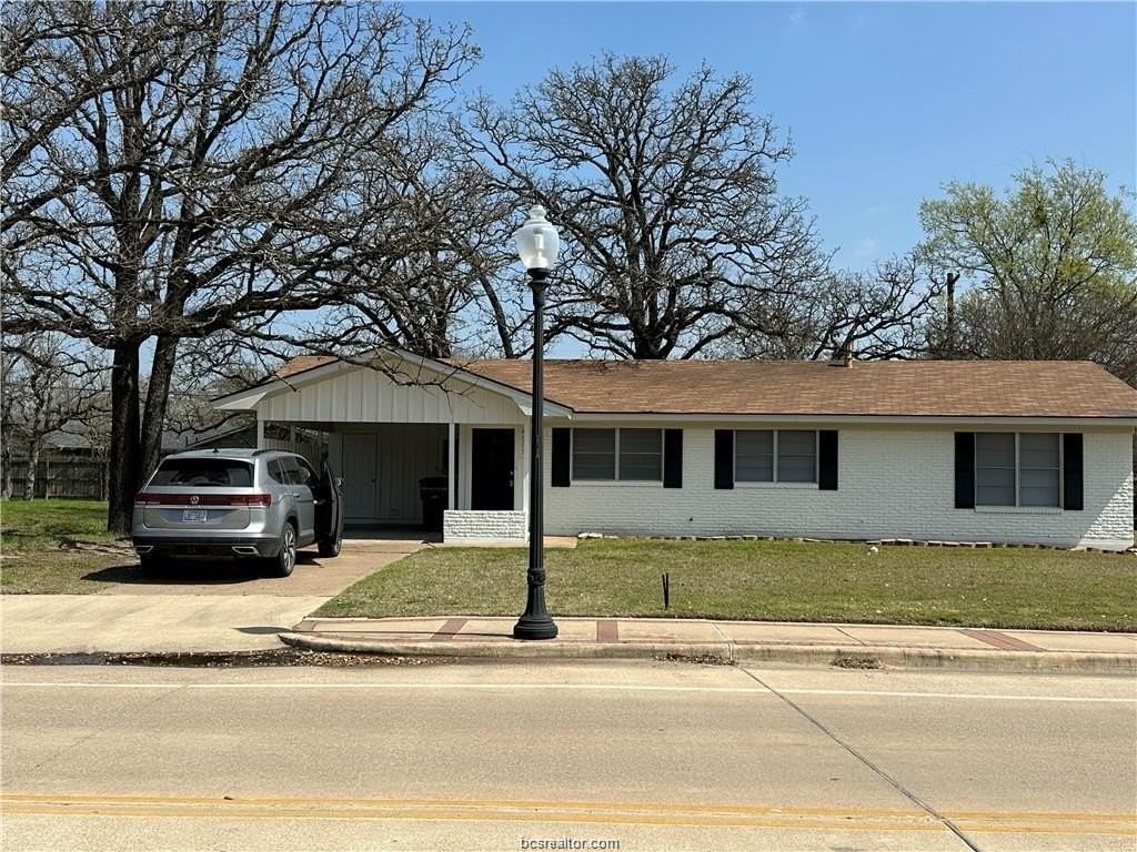 4005 College Main St - Photo 3 of 18