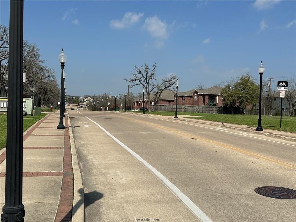 4005 College Main St - Photo 4 of 18