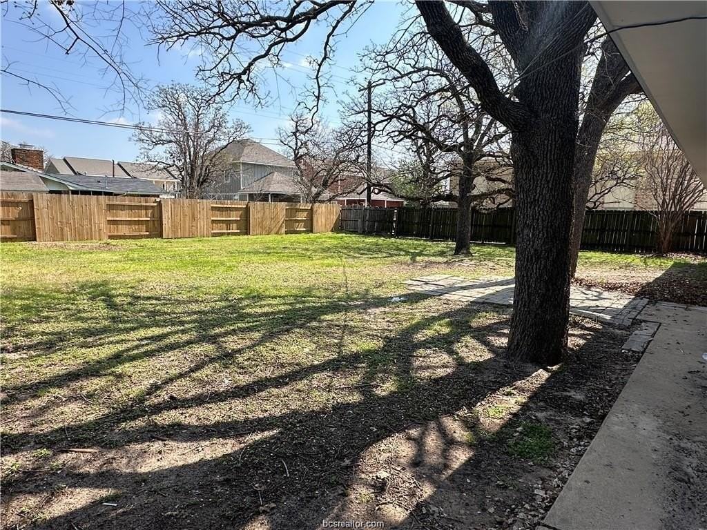 4005 College Main St - Photo 5 of 18