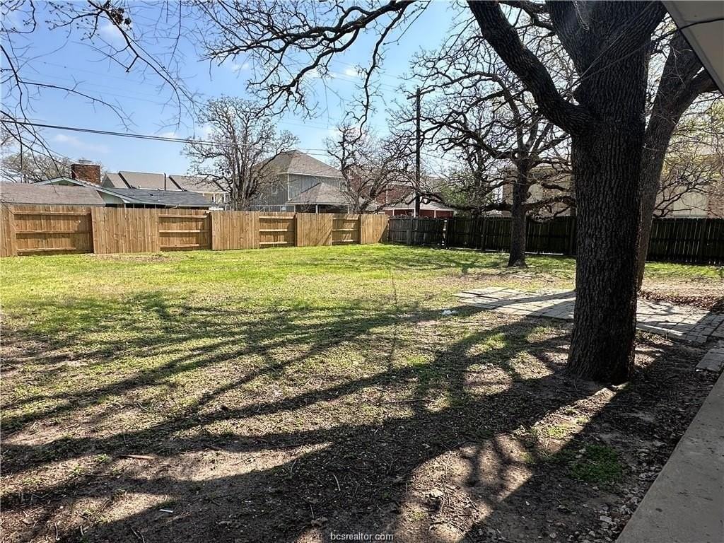 4005 College Main St - Photo 7 of 18