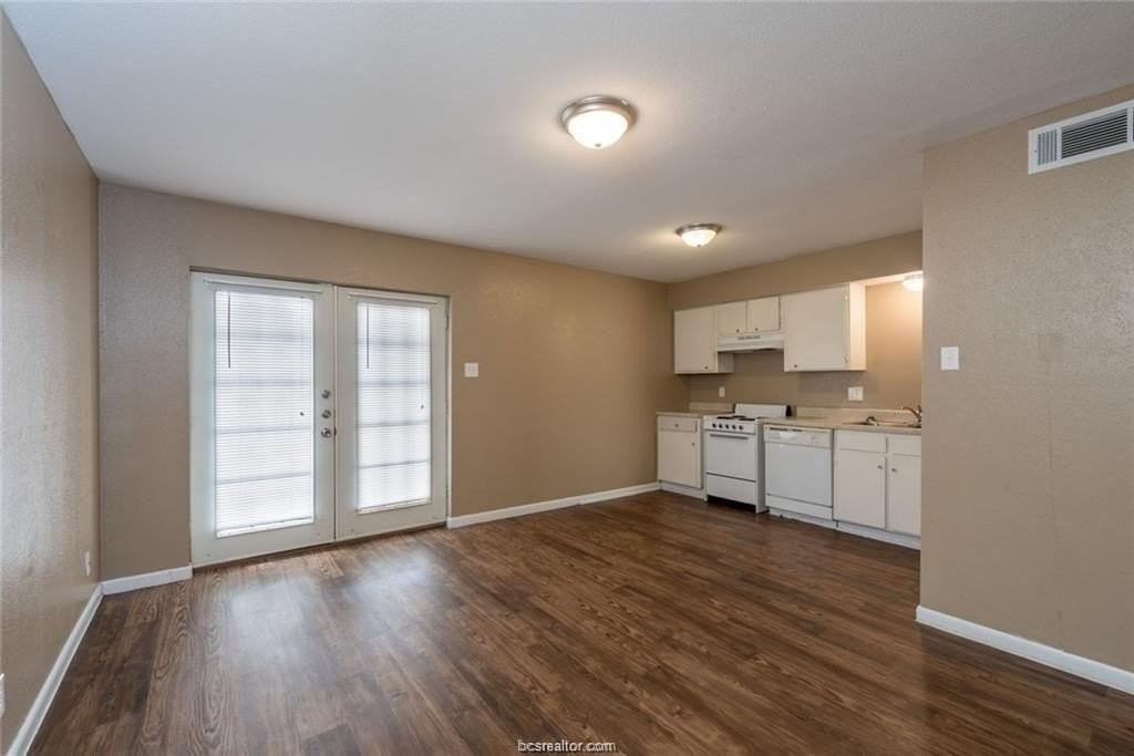 3900 Old College Rd Apt 32 #32 - Photo 4 of 11