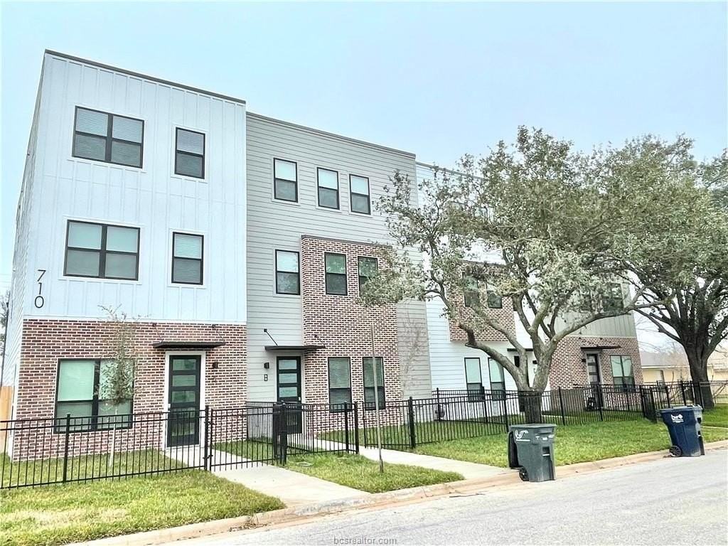 710 Vassar Ct Apt A #A