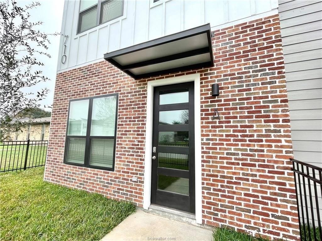 710 Vassar Ct Apt A #A - Photo 3 of 26