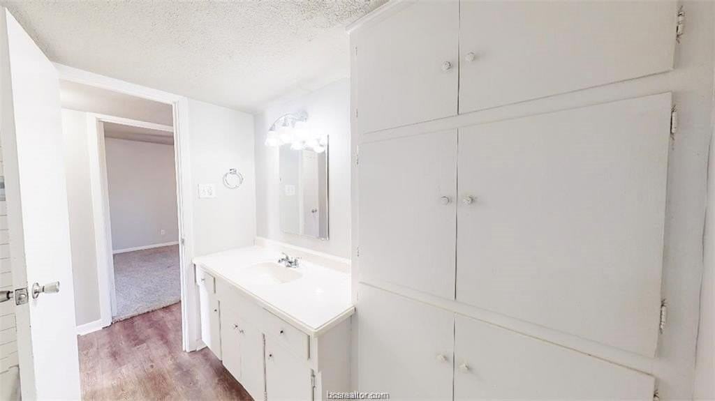 3800 E 29th St Apt 11 #11 - Photo 3 of 20