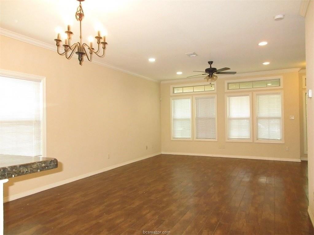 103 Richards St - Photo 6 of 20