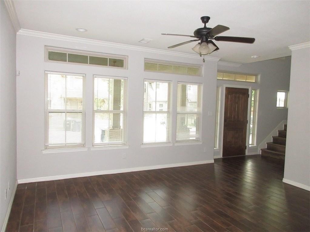 103 Richards St - Photo 7 of 20