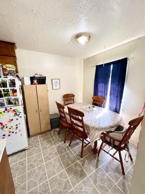 701 Llano Pl - Photo 4 of 9