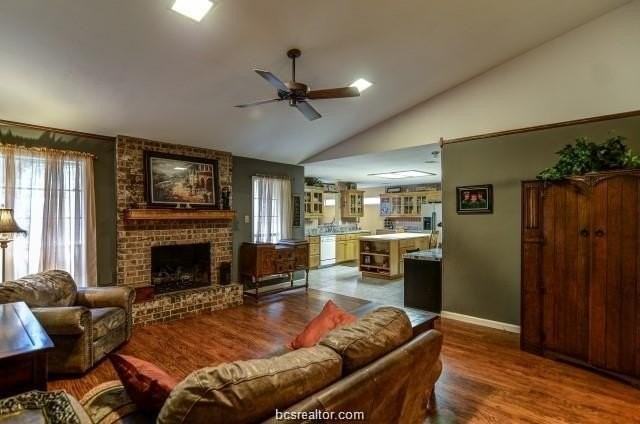 3017 Adrienne Dr - Photo 4 of 15