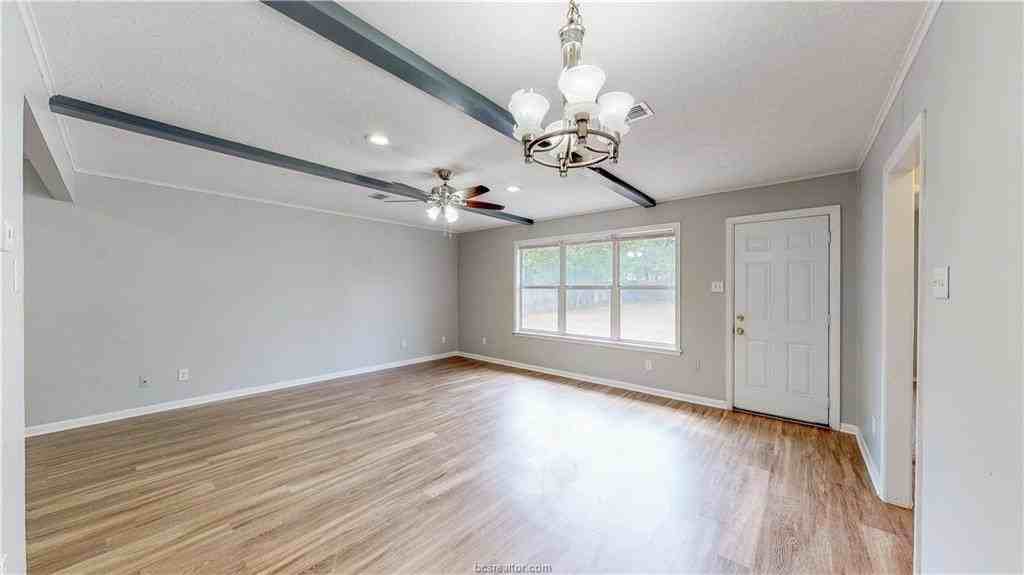 1000 Holleman Dr - Photo 7 of 32