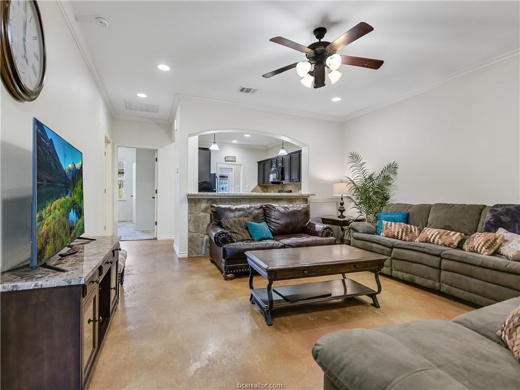 3312 Airborne Ave - Photo 5 of 17