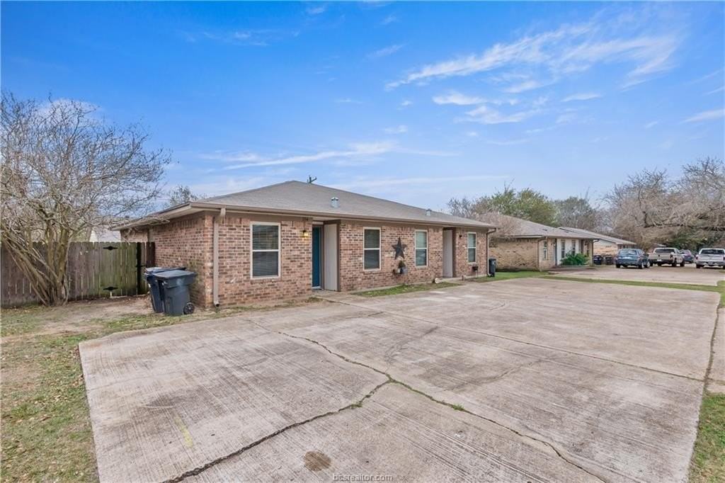 714 San Benito Dr - Photo 2 of 20