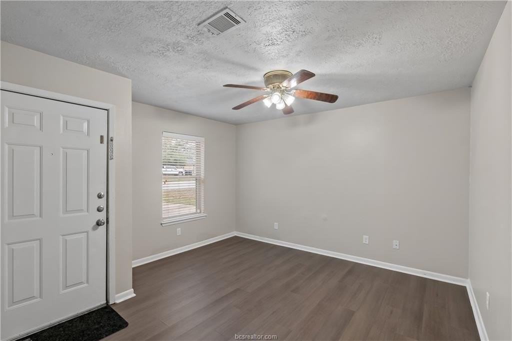 714 San Benito Dr - Photo 5 of 20