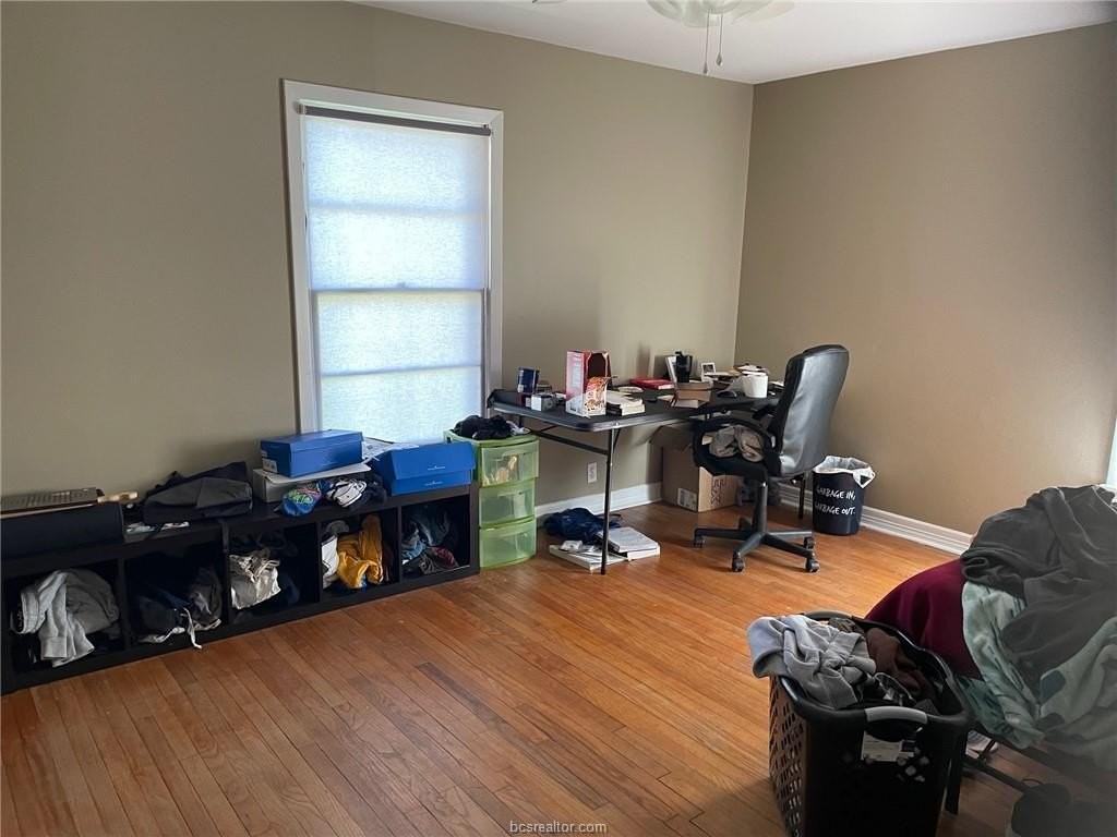 4400 Oaklawn St - Photo 5 of 7