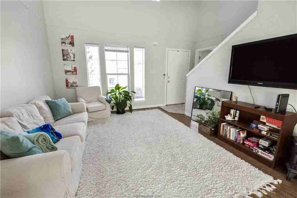 2427 Pintail Loop - Photo 3 of 20