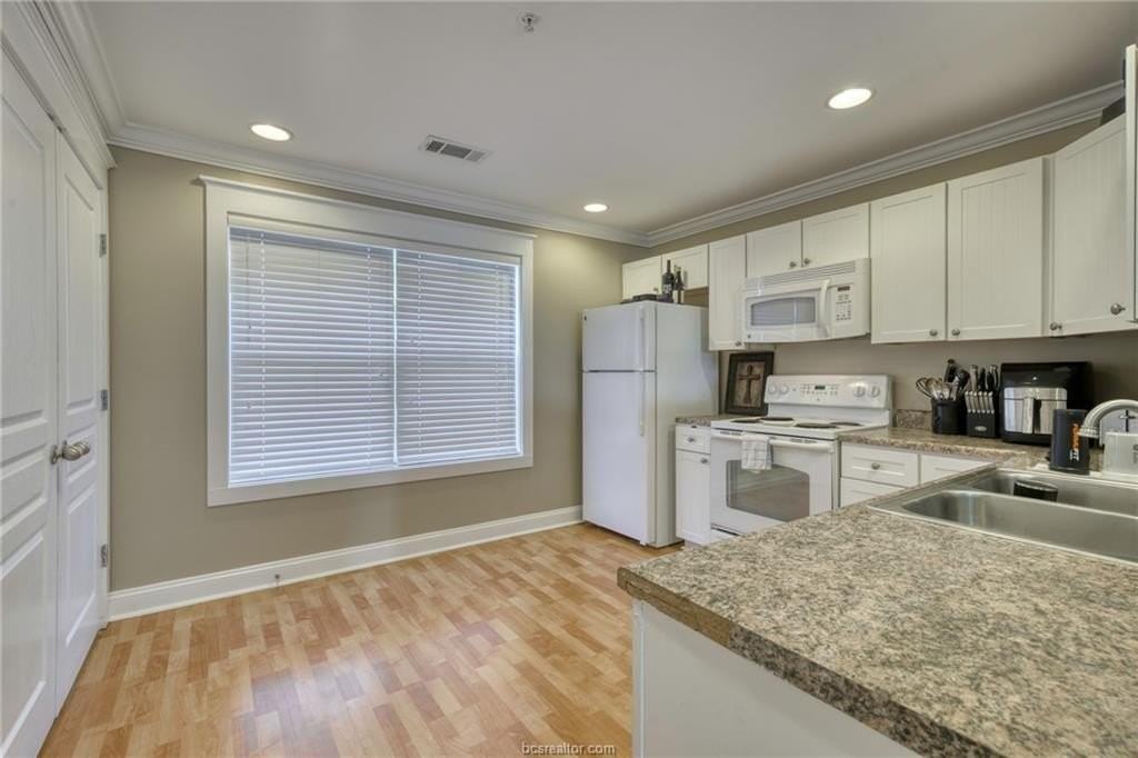 1725 Harvey Mitchell Pkwy S Apt 2124 #2124 - Photo 6 of 15